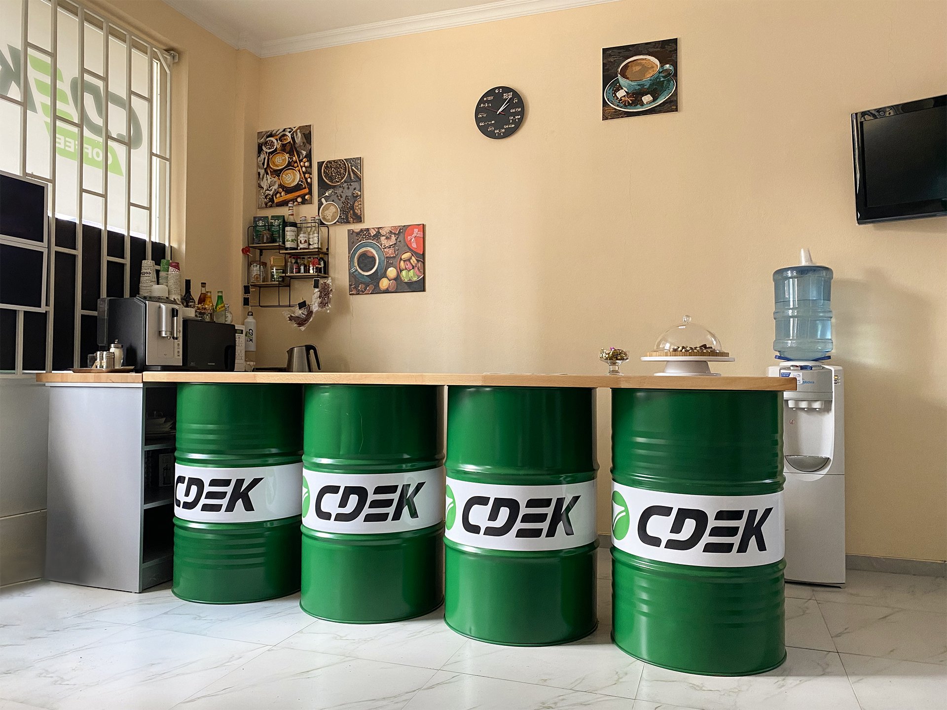 CDEK Office Visitor area